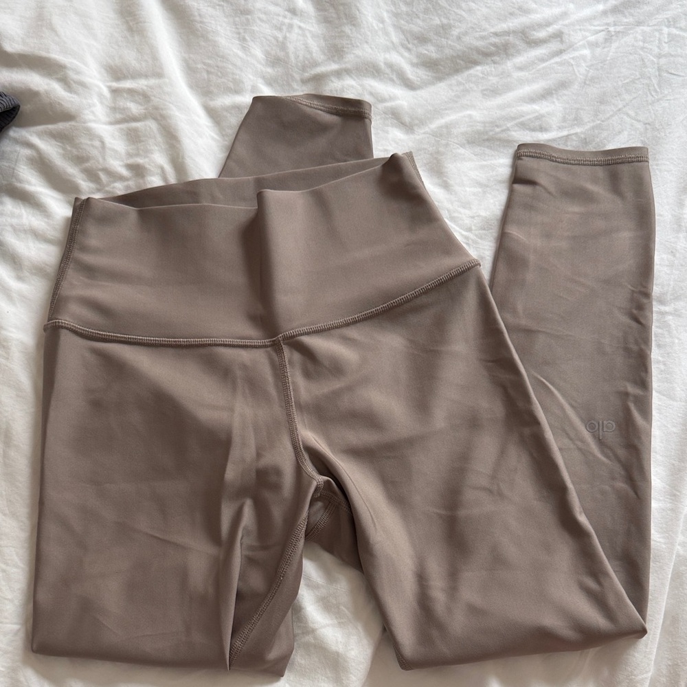 ALO Yoga tan airlift leggings